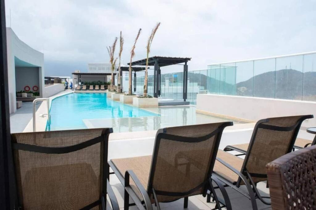 Apartamento Hermoso Con Ingreso Directo A La Playa *